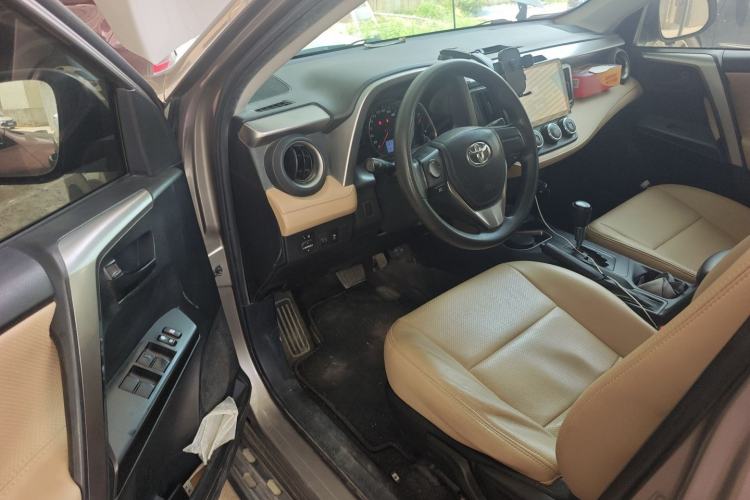 Used Toyota RAV4 2016 2.0L CVT Two-Wheel Drive Urban Edition China V Standard
