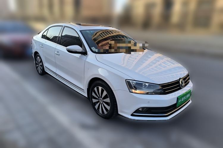 Used Volkswagen Sagitar 2015 230TSI Automatic Luxury Model
