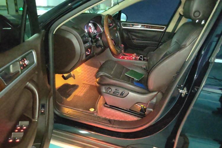 Used Volkswagen Touareg 2014 3.0 TSI New Edition Driver Seat