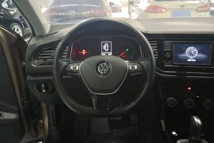 Used Volkswagen T-ROC 2018 280TSI DSG Two-Wheel-Drive Comfort Version China V Standard