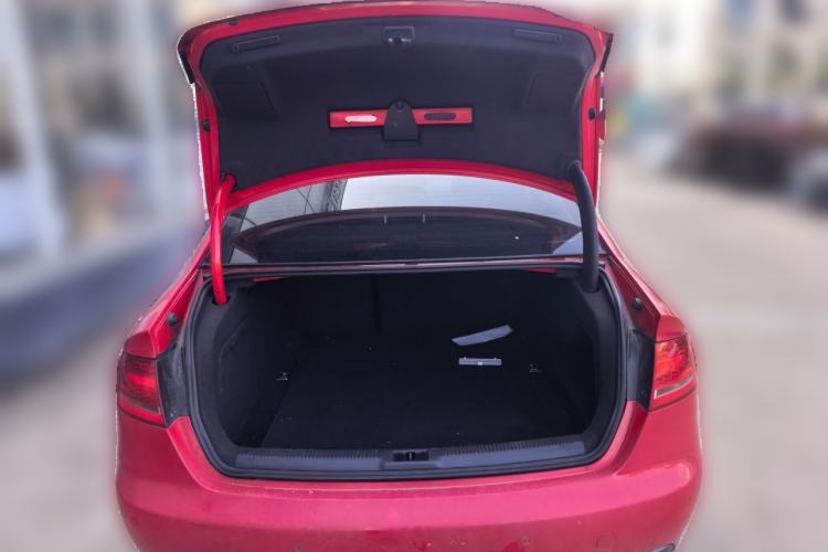 Used Audi A4L 2012 2.0 TFSI automatic Comfort trim level