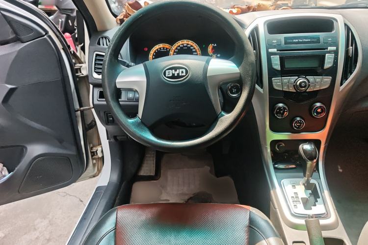 Used BYD F3 2015 Energy-Saving Edition 1.5L Automatic Luxury Model Steering Wheel
