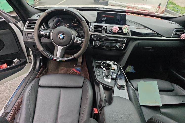 Used BMW 3 Series GT 2019 320i M Sport Package Center Console