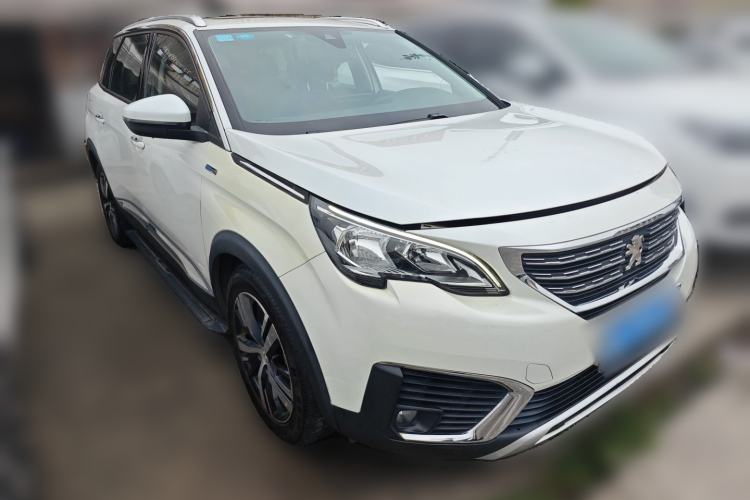 Used Peugeot 5008 2017 350THP 7-Seater Elite Edition Front Right 45 Deg