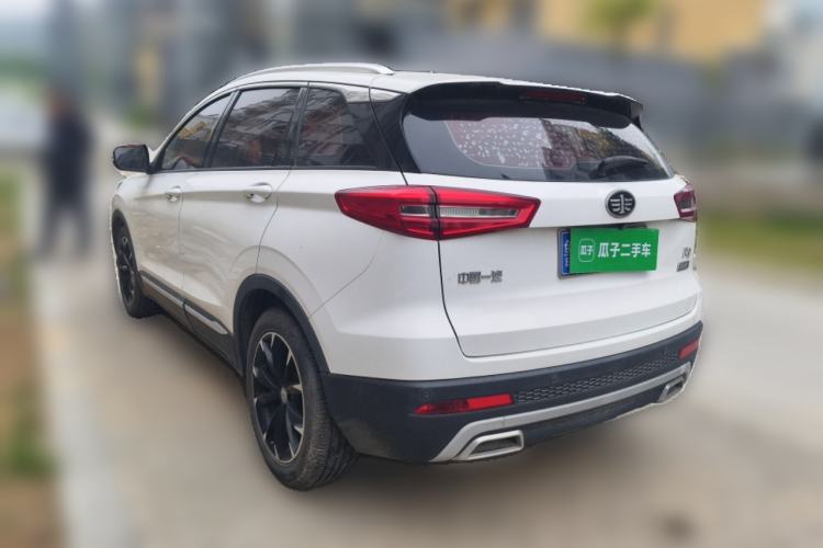 Used FAW Senya R9 2018 1.2T Manual Luxury Smart Edition
