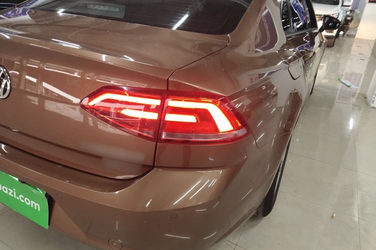 Used Volkswagen Lamando 2017 230TSI DSG Fashion Edition
