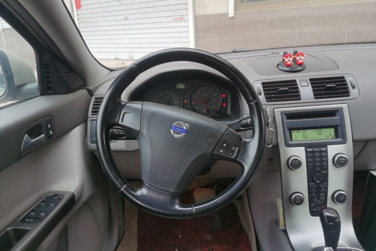 Used Volvo S40 2011 2.0L Automatic ZhiShang Edition
