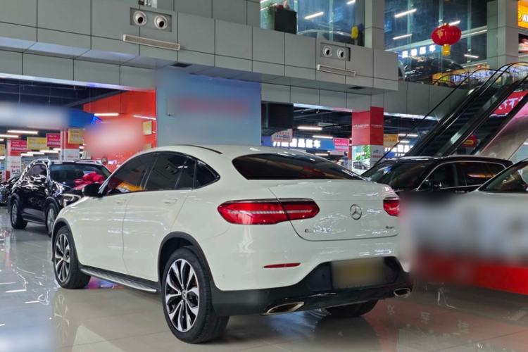 Used Mercedes-Benz GLC Coupe 2017 GLC 260 4MATIC Coupe SUV Exterior 4