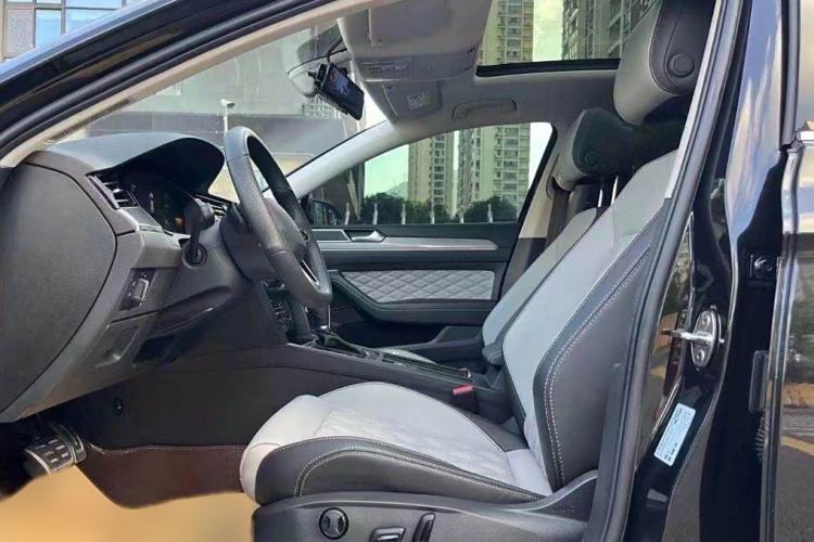 Used Volkswagen Magotan 2023 2 Million Units Limited Edition 330TSI DSG Leading Version