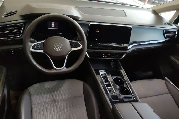 Used Volkswagen Viloran 2022 330TSI Business Edition
