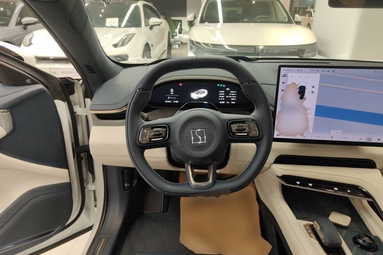 Used Zeekr 001 2025 YOU Edition 100 kWh All-Wheel Drive Steering Wheel