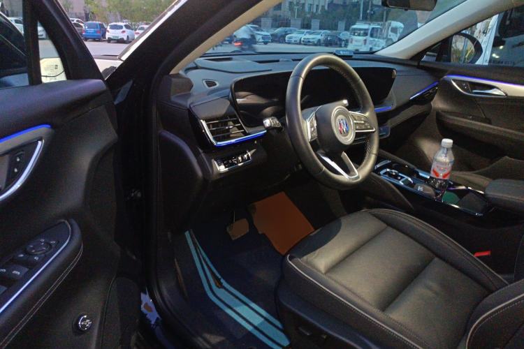 Used Buick Envision 2025 Encore Plus 28T Two-Wheel-Drive Platinum Edition