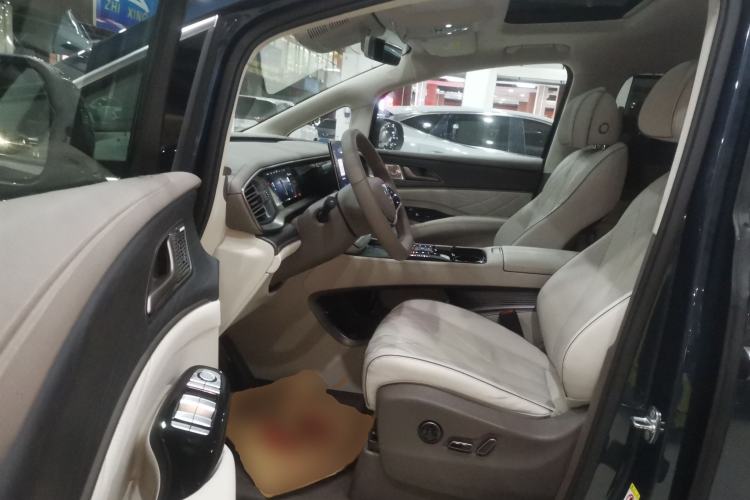 Used Denza D9 2022 DM-i 970 Four-Wheel Drive Flagship Model
