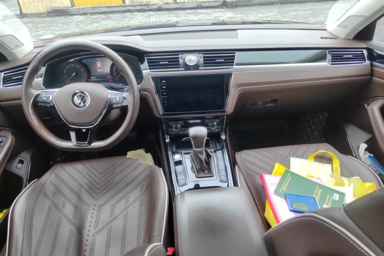 Used Volkswagen Phideon 2021 380TSI Prestige Edition Center Console