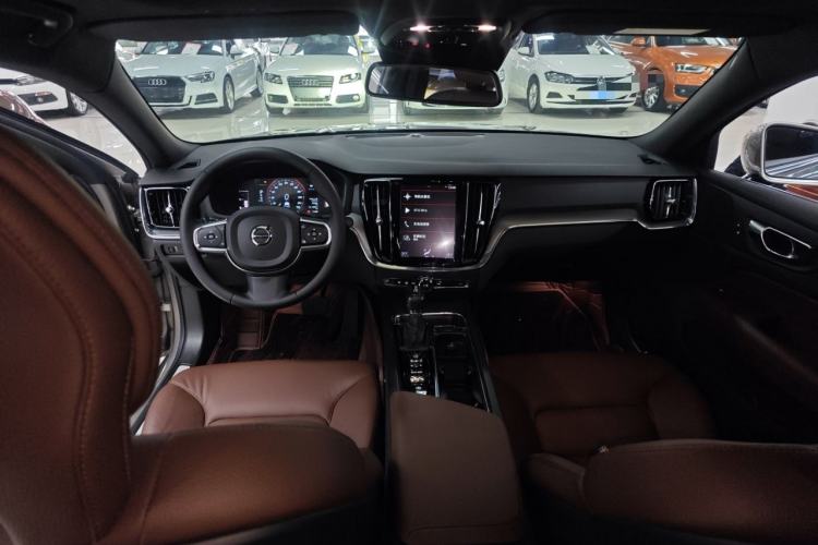 Used Volvo S60 2020 T4 Zhiyi Luxury Edition