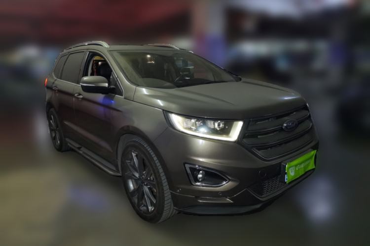 Used Ford Edge 2015 2.7T GTDi 4x4 Sporty 7-Seater Front Right 45 Deg