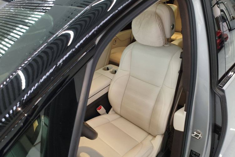 Used Li Auto MEGA 2024 Ultra Model
