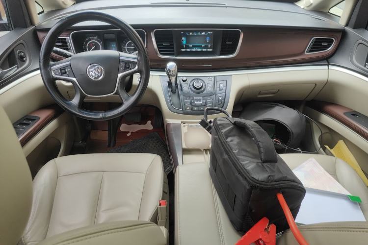 Used Buick GL8 2018 28T Luxury Model China VI Standard Center Console