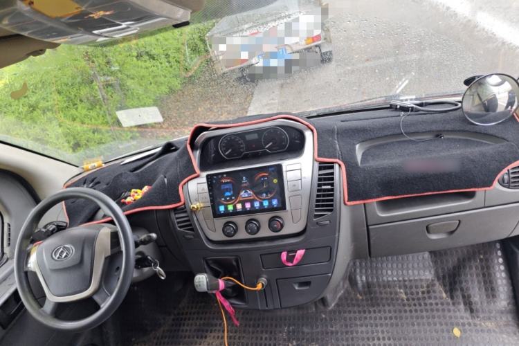 Used SAIC MAXUS Xintu V80 
