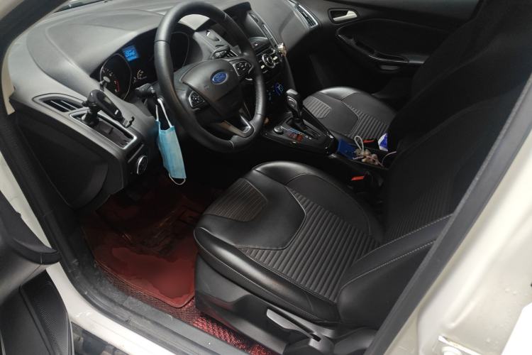 Used Ford Focus 2018 Sedan Classic 1.6L Automatic Trendy SmartDrive Edition Left Front Seat