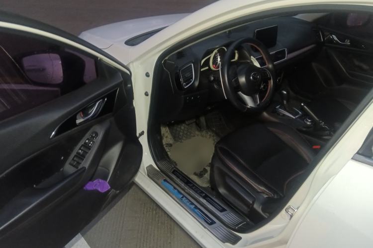 Used Mazda Mazda 3 Axela 2016 Sedan 1.5L Automatic Comfort Model
