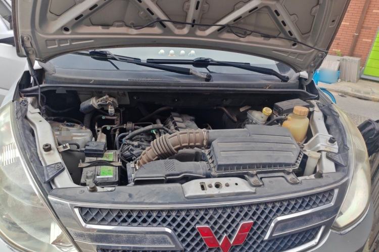 Used Wuling Rongguang V 2015 1.5L Base Version