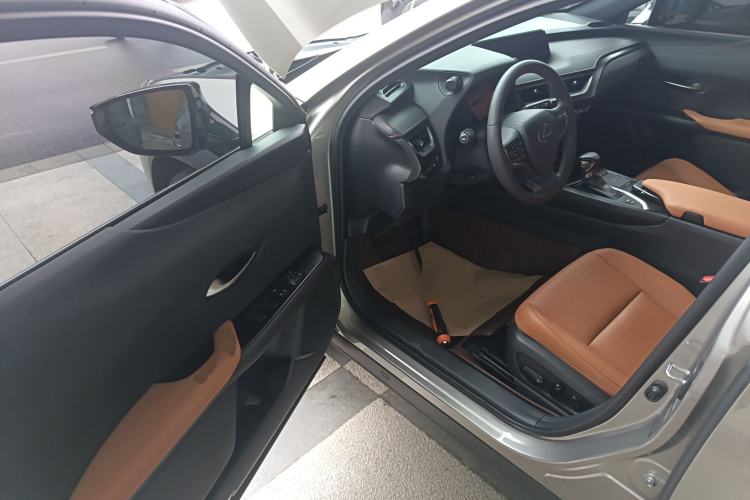 Used Lexus UX 2020 260h Explore & Adventure Edition