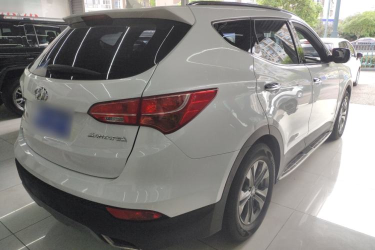 Used Hyundai Santa Fe 2015 2.0T Automatic Two-Wheel Drive Smart Version 5 Seats Rear Right 45 Deg