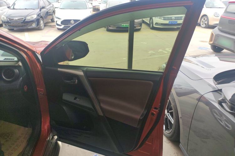 Used Toyota RAV4 2013 2.0L CVT Four-Wheel Drive New Edition
