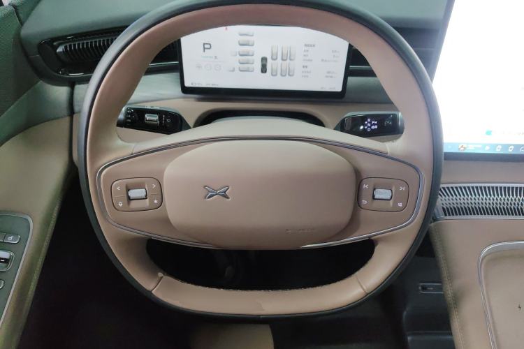 Used XPeng X9 2025 740 Ultra-Long Range Max Steering Wheel