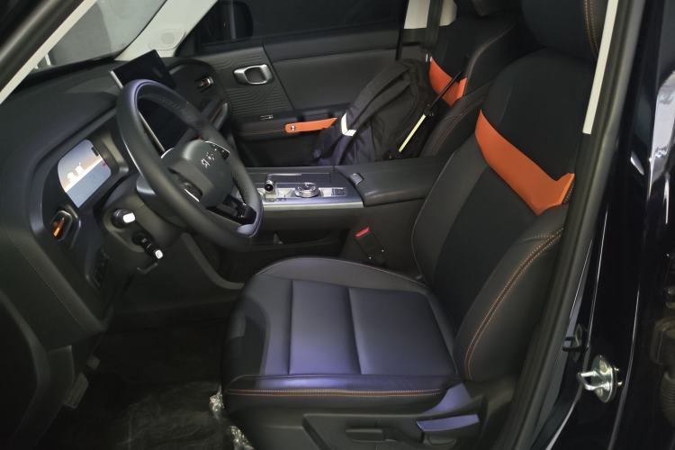 Used BAIC Off-Road BJ30 2026 Model Traveler 1.5T DCT Two-Wheel Drive Standard Version Left Front Seat