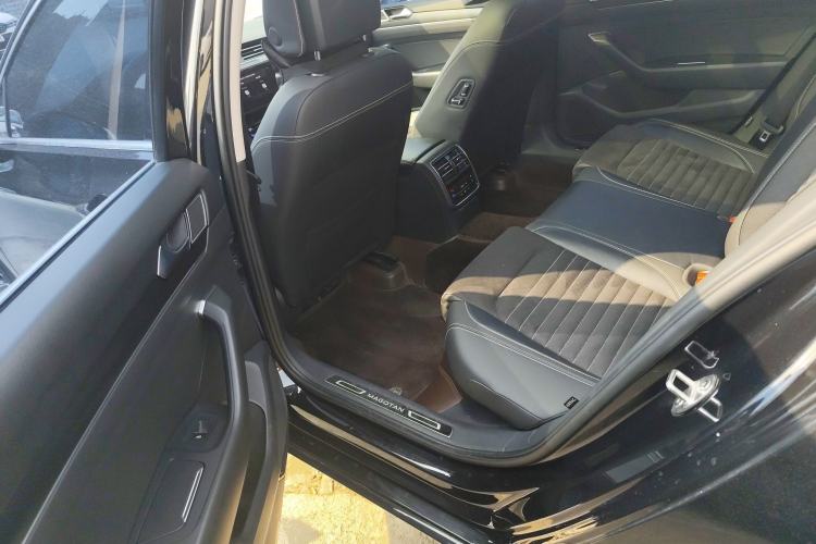 Used Volkswagen Magotan 2020 330TSI DSG Luxury Edition Left Rear Seat