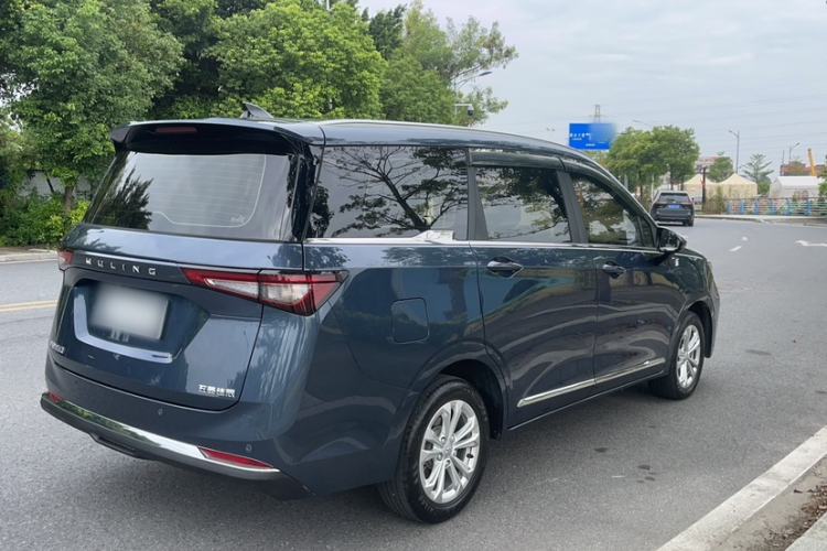 Used Wuling Jiachen 2022 1.5T Manual Light Enjoyment Dynamic Version
