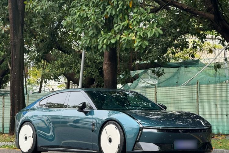 Used XPeng P7 2025 Model—750 All-Wheel-Drive High-Performance Ultra