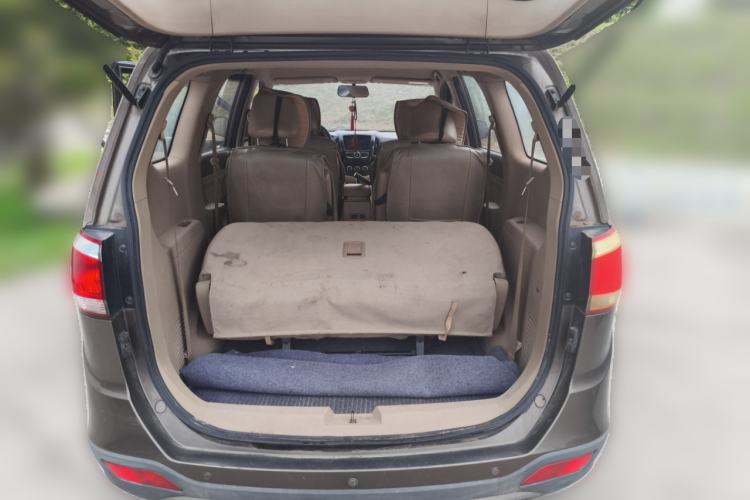 Used Baojun 730 2014 1.5L manual Comfort ESP version 7 seats Trunk