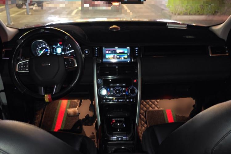 Used Land Rover Discovery Sport 2019 240 PS SE Version China VI Standard Center Console