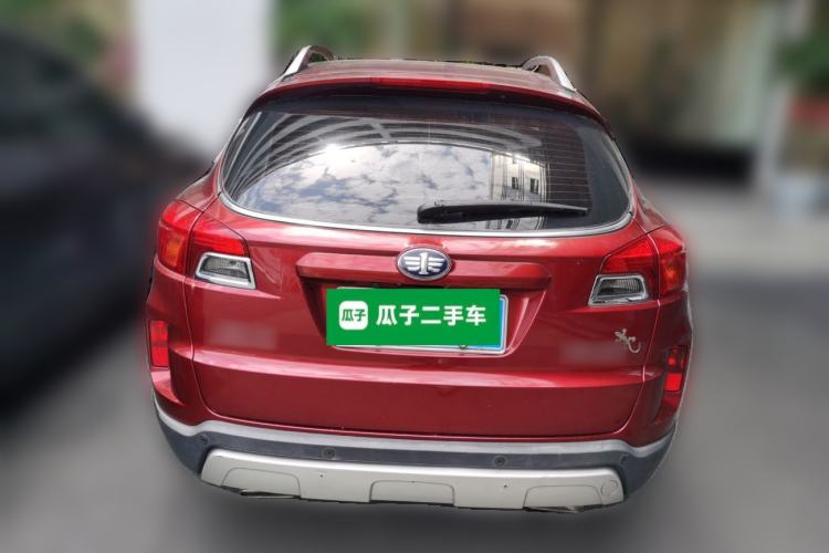 Used Bestune X80 2013 2.0L automatic luxury version
