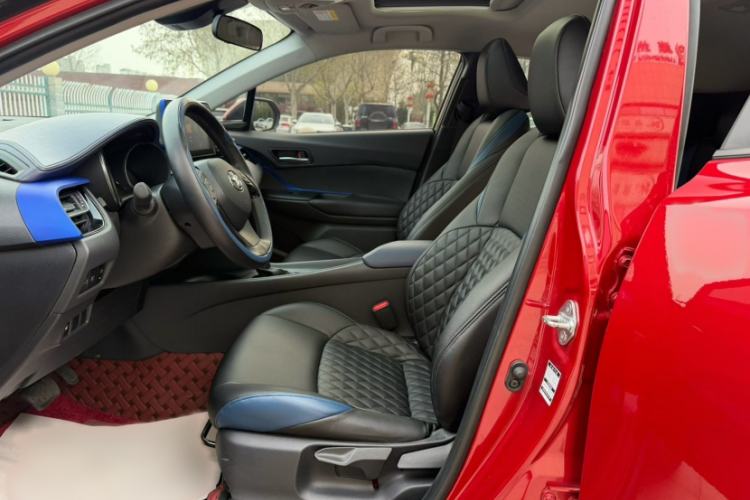 Used Toyota C-HR 2022 2.0L Comfort Edition Interior 3