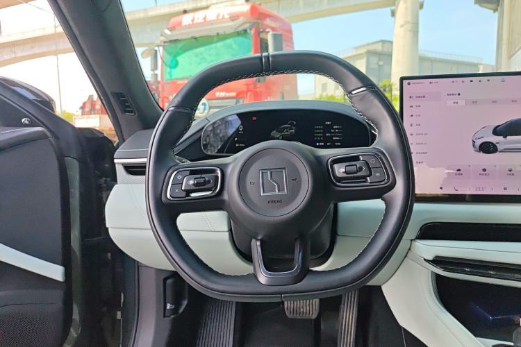 Used Zeekr 001 2024 WE Edition 95 kWh All-Wheel Drive Steering Wheel