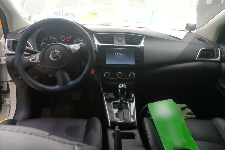 Used Nissan Sylphy 2019 1.6XV CVT Smart Connect Luxury Edition China VI Standard Center Console