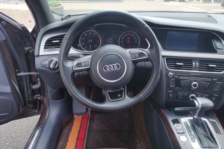 Used Audi A4L 2015 35 TFSI Automatic Luxury Edition Steering Wheel