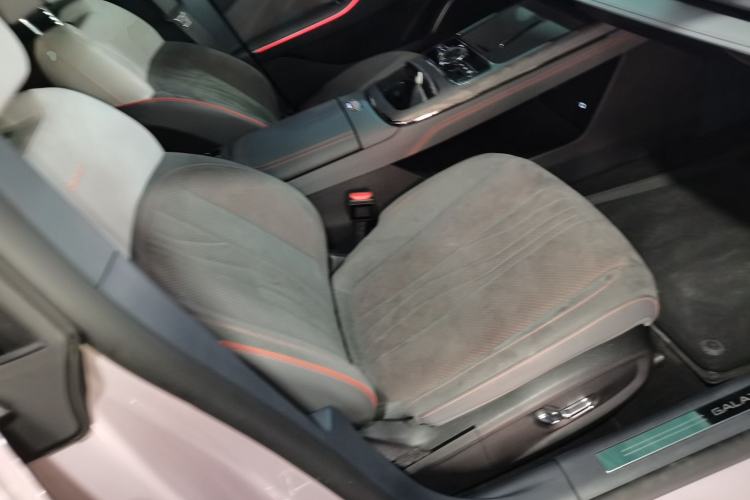 Used Geely Galaxy E8 2024 665 km Range Rear-Drive Starship Intelligent Driving Version
