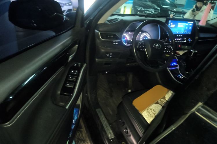 Used Toyota Highlander 2023 2.5L Smart Electric Hybrid Dual-Engine Four-Wheel Drive Prestige Version – 7 Seats
