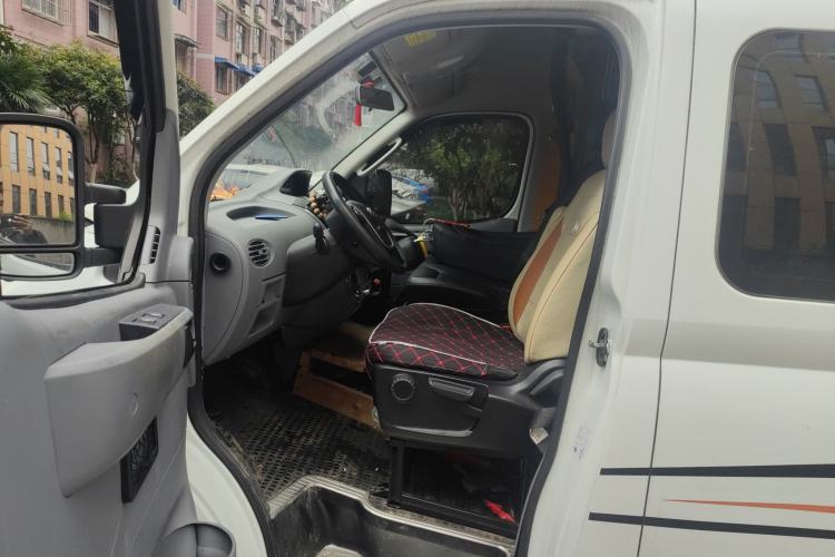 Used SAIC MAXUS Xintu V80 2019 2.5T Classic Model AMT Aoyuntong Long Wheelbase High-Roof 7-Seater