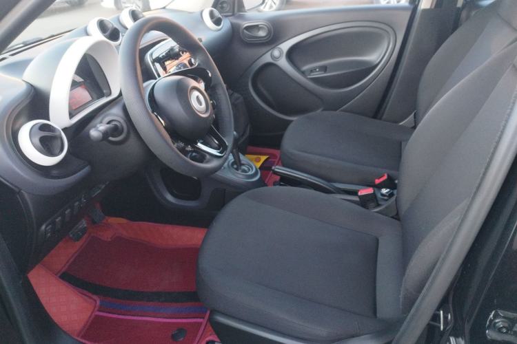 Used smart forfour 2016 1.0L 52 kW Dynamic Edition
