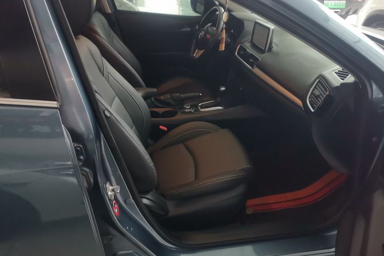 Used Mazda Mazda 3 Axela 2014 Sedan 1.5L Automatic Comfort Model