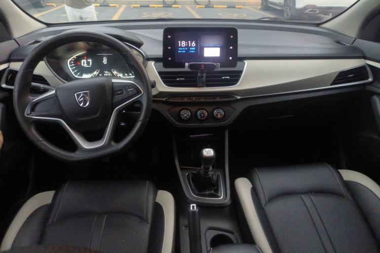 Used Baojun 360 2019 Revised Version 1.5L Manual Elite China VI
