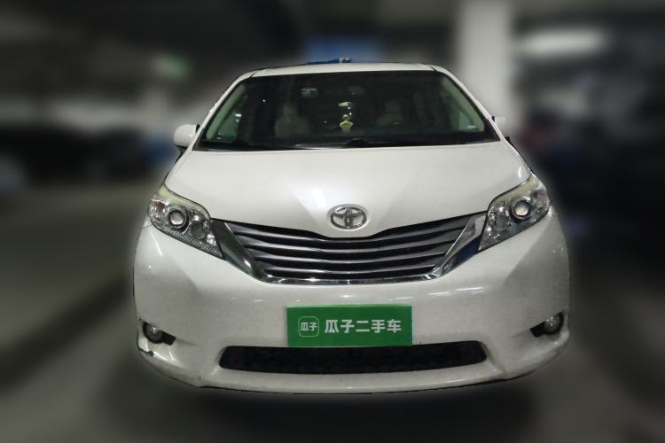 Used Toyota SIENNA 