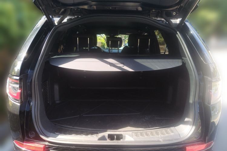 Used Land Rover Discovery Sport 2022 Revised Version 249 PS R-Dynamic S Performance Edition 5 Seats Trunk