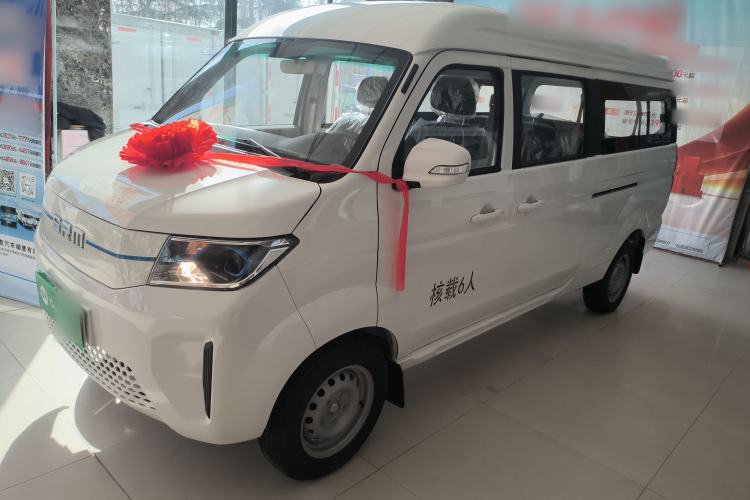 Used SRM Haoyun 2025 Launch Edition Farady 42.3 kWh 305 km 6 seats
